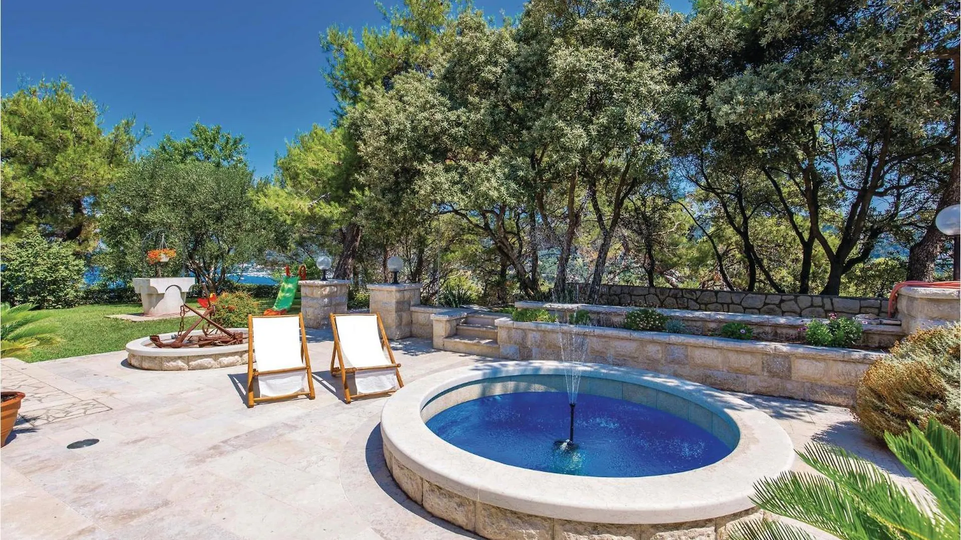 Beautiful Home In Supetarska Draga With Jacuzzi Holiday home