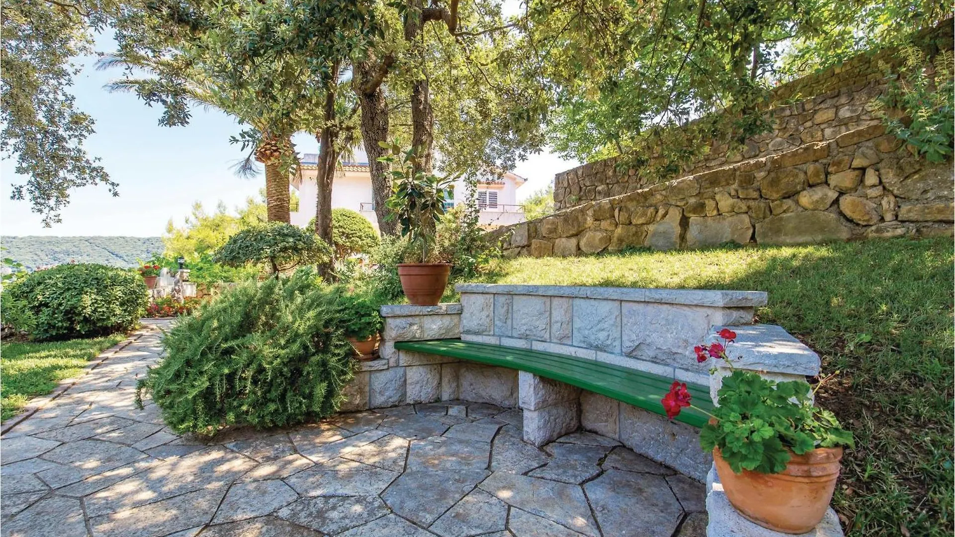Beautiful Home In Supetarska Draga With Jacuzzi