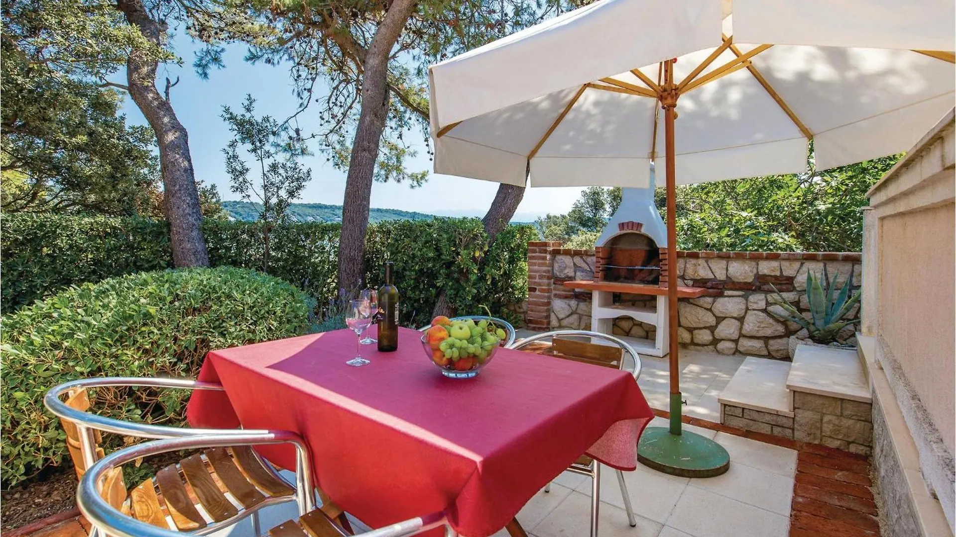 Holiday home Beautiful Home In Supetarska Draga With Jacuzzi Croatia